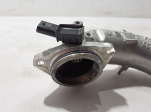 Porsche Cayenne (92A) (2017–2026) Turbo jahutustoru 4M0145682A - 4