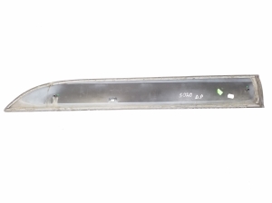 Porsche Macan (2014–2026) Front door molding 95B837890G - 4