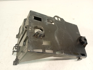 Citroen DS5 (2011–2019) Battery holder 9689002180 - 5