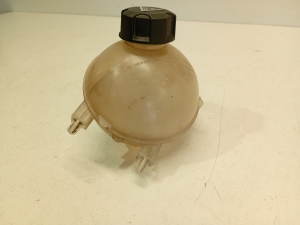 Citroen DS5 (2011–2019) Coolant reservoir 9684527680002 - 4