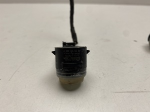 Mercedes Benz E-Class W212 (2009–2015) Front parking sensor A0009059300 - 2