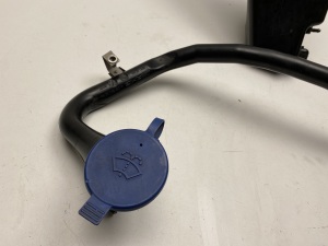 Mercedes Benz E-Class W212 (2009–2015) Front washer fluid reservoir A2128600460 - 5