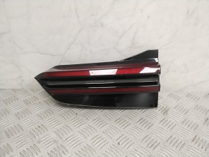 Tail light on trunk lid - 5A912A5