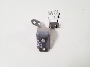   Rear side door lower hinge  - KD5373240A 