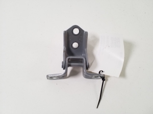 Mazda 3 IV (2019–2026) Front door lower hinge D46158210B - 2