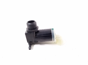 Mazda 3 IV (2019–2026) Front windshield washer pump BDTT67482 - 3