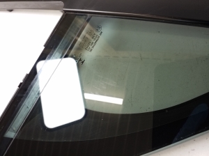 Porsche Macan (2014–2026) Priekšējo durvju trīsstūra stikls 95B845114 - 4