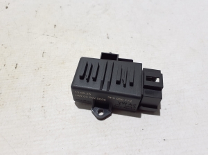 Relay - 3F0959772