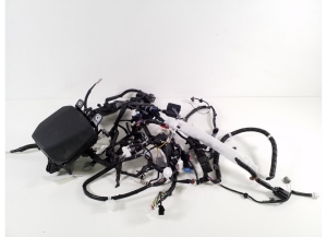 Mazda 3 IV (2019–2026) Engine wiring harness BJLF67010 - 3
