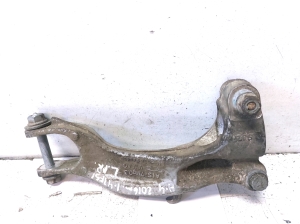 AUDI A4 B9 (2015–2026) Front shock absorber bracket 8W0413037 - 2