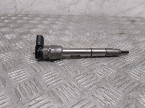 Injektor Einspritzdüse - 05L130277M