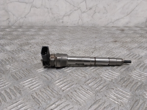 Injektor Einspritzdüse - 05L130277N