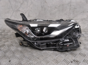 TOYOTA Auris E18 (2012–2018) Headlight 8111002K60 - 8