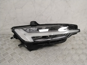 VOLVO V60 (2018–2026) Esituli 32314179 - 3