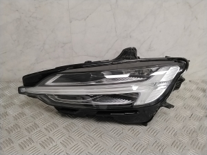 VOLVO S60 III (2018–2026) Esituli 32404679 - 6