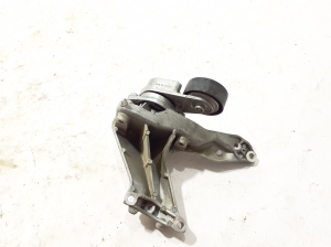 Porsche Cayenne (92A) (2017–2026) A/C compressor bracket 0P2260885D - 4