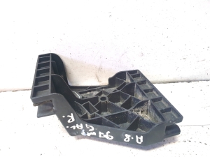 AUDI A8 D2 (1994–2002) Tagakaitseraua kinnitus 4D0807572 - 2