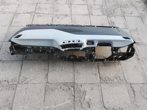   Armaturenbrett und seine Teile  - 10B857003H 