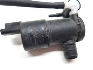 Opel Corsa F (2019–2026) Front windshield washer pump 9825894180 - 3