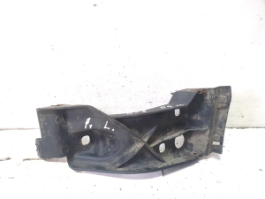 Support de moulure de bas de caisse - 4E0853921C