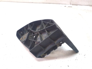 AUDI A6 C6 (2004–2011) Esikaitseraua udutule kinnitus 4B0941700B - 3