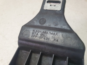 Volkswagen Passat B5 (1997–2005) Sonstiges Teil der Mittelkonsole 3G1863143A - 4