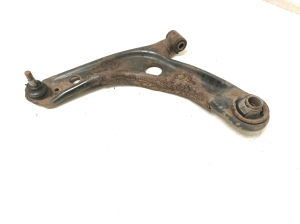 TOYOTA Yaris (2011–2020) Querlenker vorne