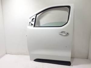 Front door - SU001A4542