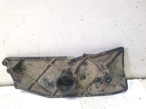 Front fender bracket - 1T1823229
