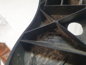 AUDI A4 B7 (2004–2008) Front fender bracket 8E0821138B - 3