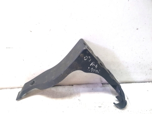 Front fender bracket - 8E0821138B