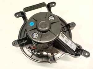 Citroen DS5 (2011–2019) Heater blower motor 87464 - 4
