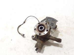 Front wheel hub - SU001A6462