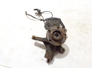 Front wheel hub - SU001A6463