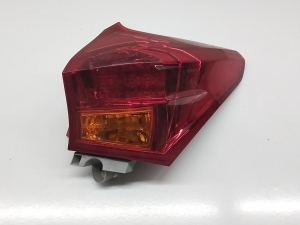 TOYOTA Auris E18 (2012–2018) Feu arrière d’angle 8155602730 - 2