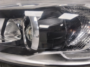 VOLVO XC60 (2008–2017) Headlight 31420257 - 4