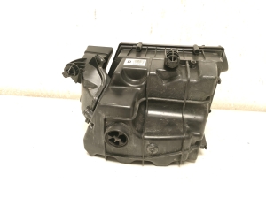 Land Rover Evoque (2011–2018) Õhufiltri korpus BJ329600AD - 3