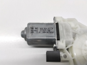 Volkswagen ID.3 C (2019–2026) Front door window regulator motor 4K0959811A - 4