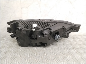 VOLVO XC60 (2017–2026) Esituli 31656616 - 4