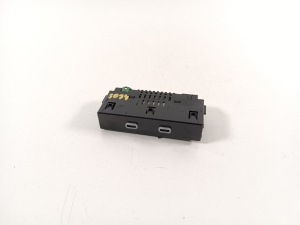 Skoda Enyaq iV I (2020–2026) USB-pesa 657035736 - 3