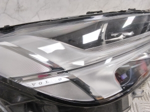 VOLVO S90 (2016–2026) Esituli 32342469 - 6