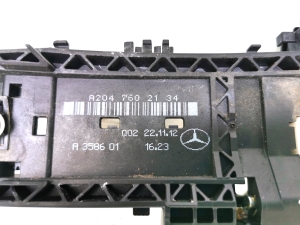Mercedes Benz C-Class 204 (2007–2014) Front door exterior handle bracket A34550101 - 3