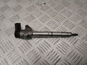 Injektor Einspritzdüse - 05L130277M
