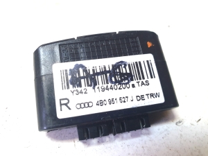 AUDI A6 C5 (1997–2005) Steering wheel switch 4B0951527J - 2