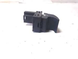 Volkswagen Jetta (2005–2011) Kütuseluugi avamise lüliti 7L6959833B - 3