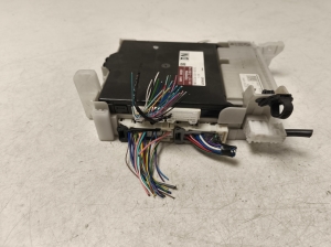 TOYOTA Yaris (2011–2020) Control unit 8273052K40 - 5
