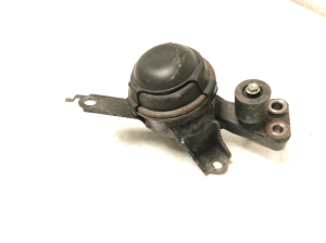 TOYOTA Yaris (2011–2020) Engine mount 123050M140 - 2