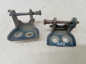 Unteres Scharnier Tür vorne - 2410