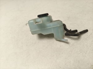 TOYOTA Yaris (2011–2020) Pidurivedeliku paak 4722052310 - 3