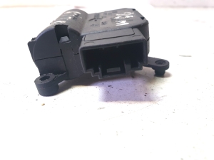 Mercedes Benz Vito W639 (2003–2014) Heater flap actuator 0132801332 - 3
